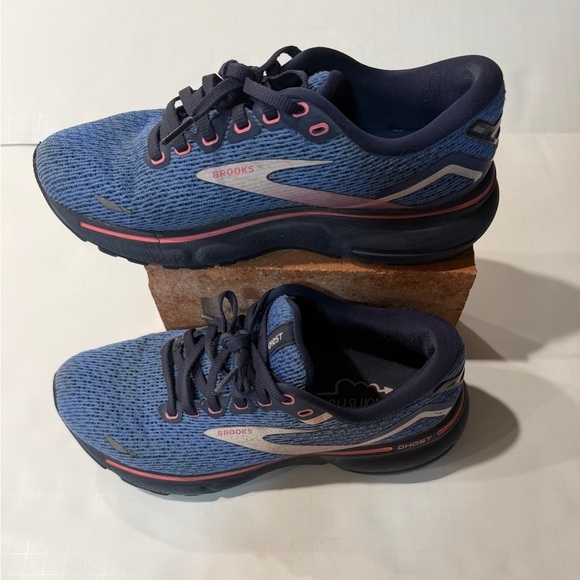Brooks Shoes - Brooks Blue and Pink Running Shoes